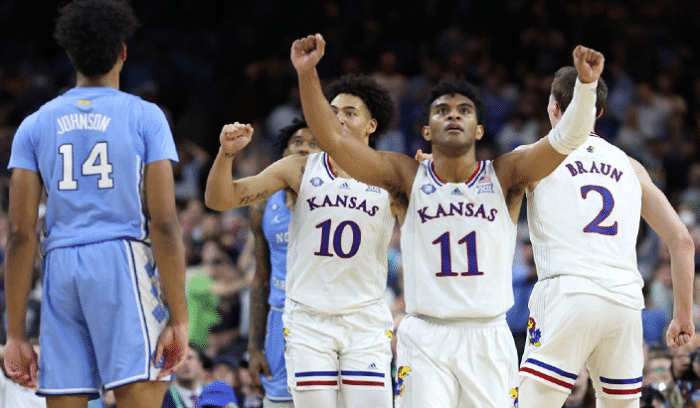 堪萨斯大学夺冠！北卡悍将落泪，皮尔斯嗨爆，恩比德卡特祝贺