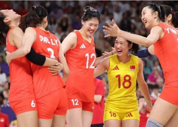 中国女排开门红 张晨幕后付出不计回报
