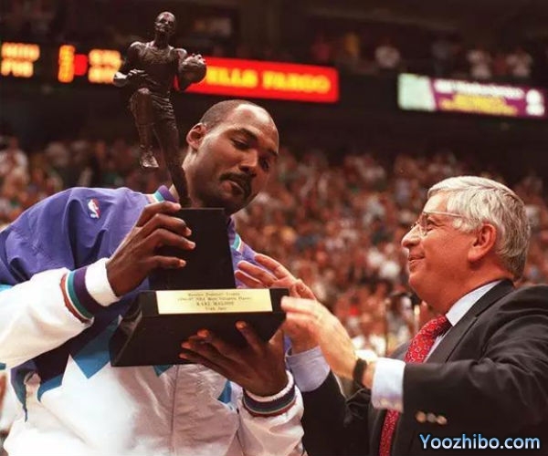 1998-99赛季NBA常规赛MVP：马龙当选