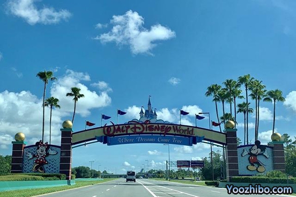 <strong>詹姆斯：来湖人我的目标只有一个 那就是总冠军！</strong>